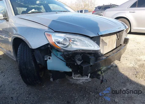 2013 Chrysler 200 Touring z USA, uszkodzony, nr VIN 1C3CCBBB9DN580053